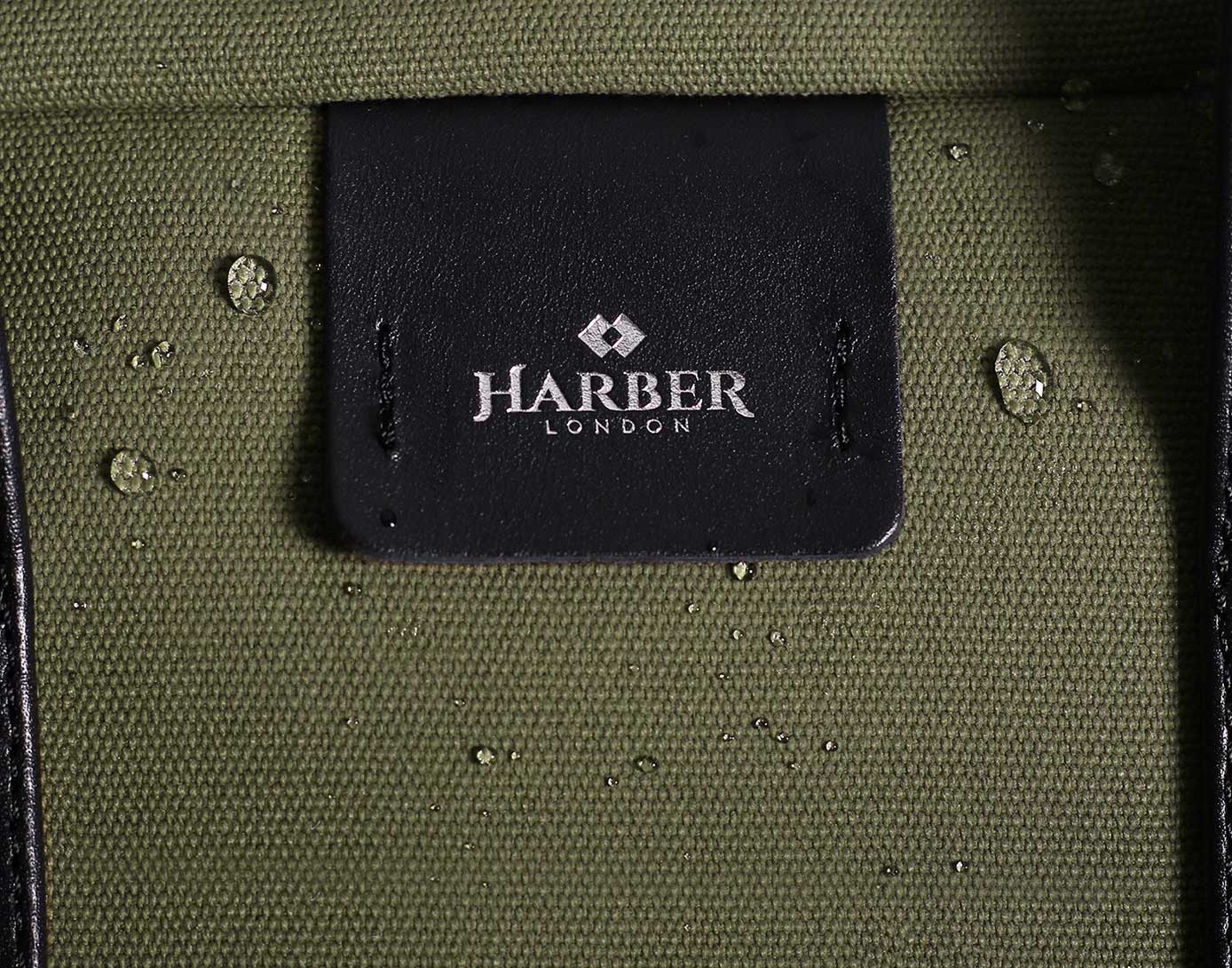 Water resistant laptop bags