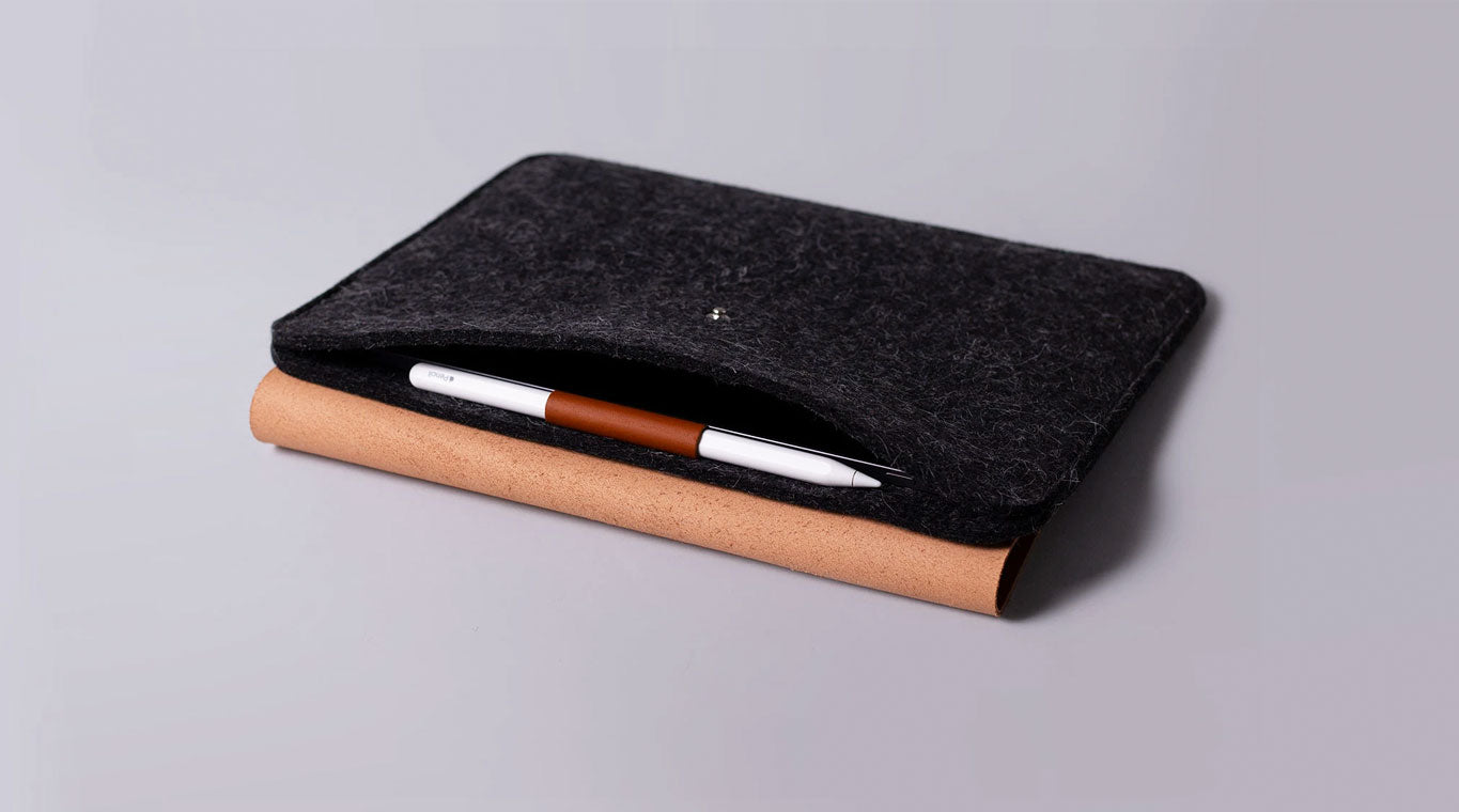 leather iPad sleeve 