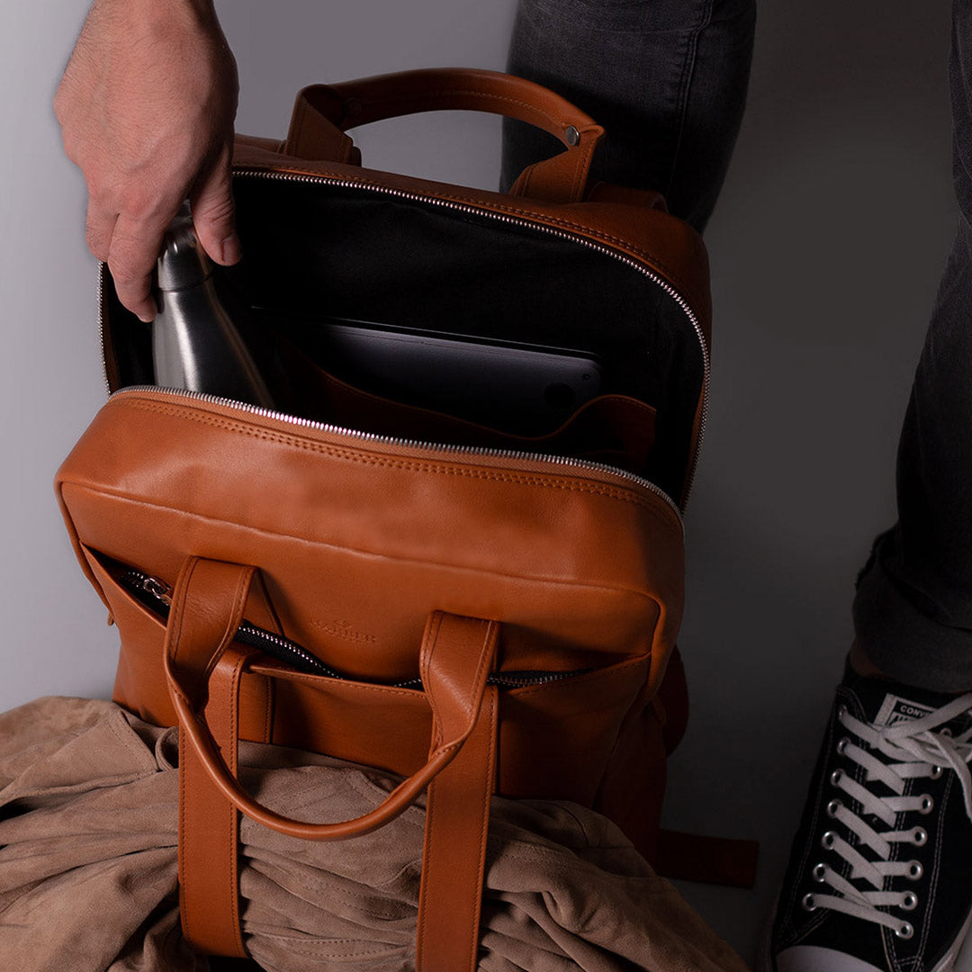 City leather backpack for MacBook 16 and smaller versions