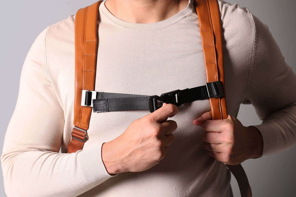 Leather Roll Top Backpack – Tan Nomad Tech
