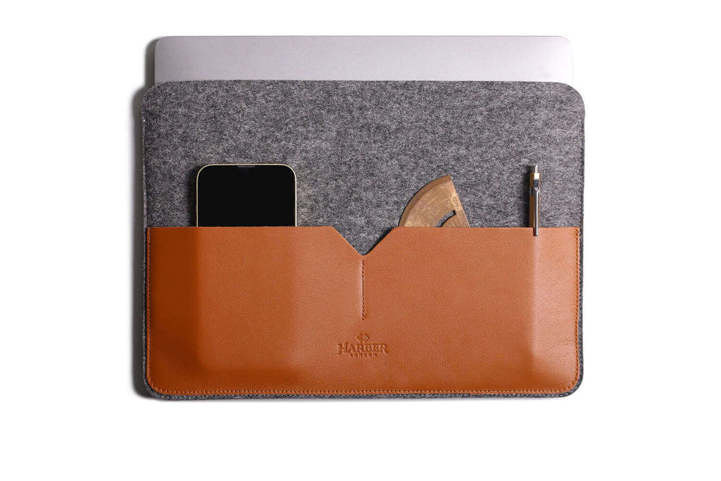Classique - Housse MacBook en cuir Tan