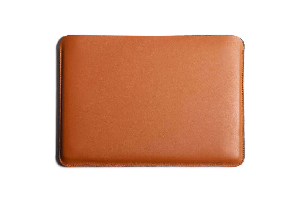 Classique - Housse MacBook en cuir Tan