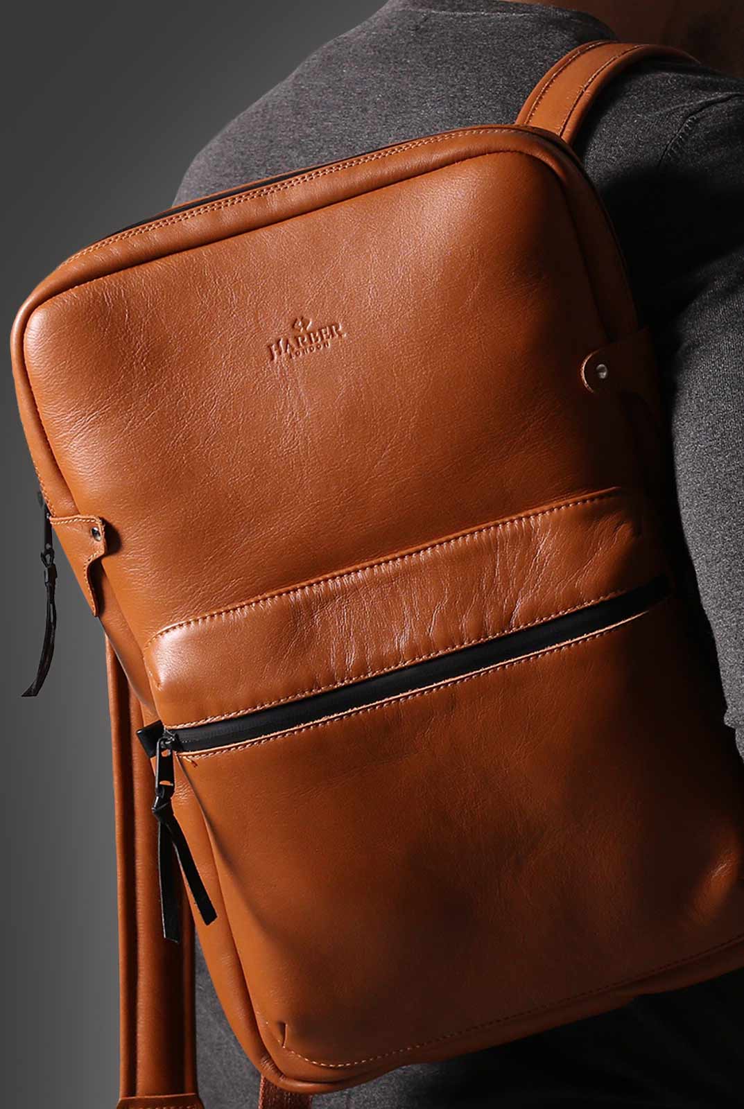 Slim laptop backpack