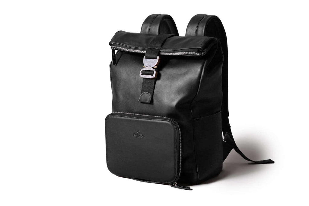 Zaino Impermeabile Chiusura Roll-Top Personalizzato Con Iniziali - Idea Regalo Laurea Compleanno Ideale Per Chi Ama Viaggiare Zaino Impermeabile Chiusura Roll-Top Personalizzato Con Iniziali - Idea Regalo Laurea Compleanno Ideale Per Chi Ama Viaggiare