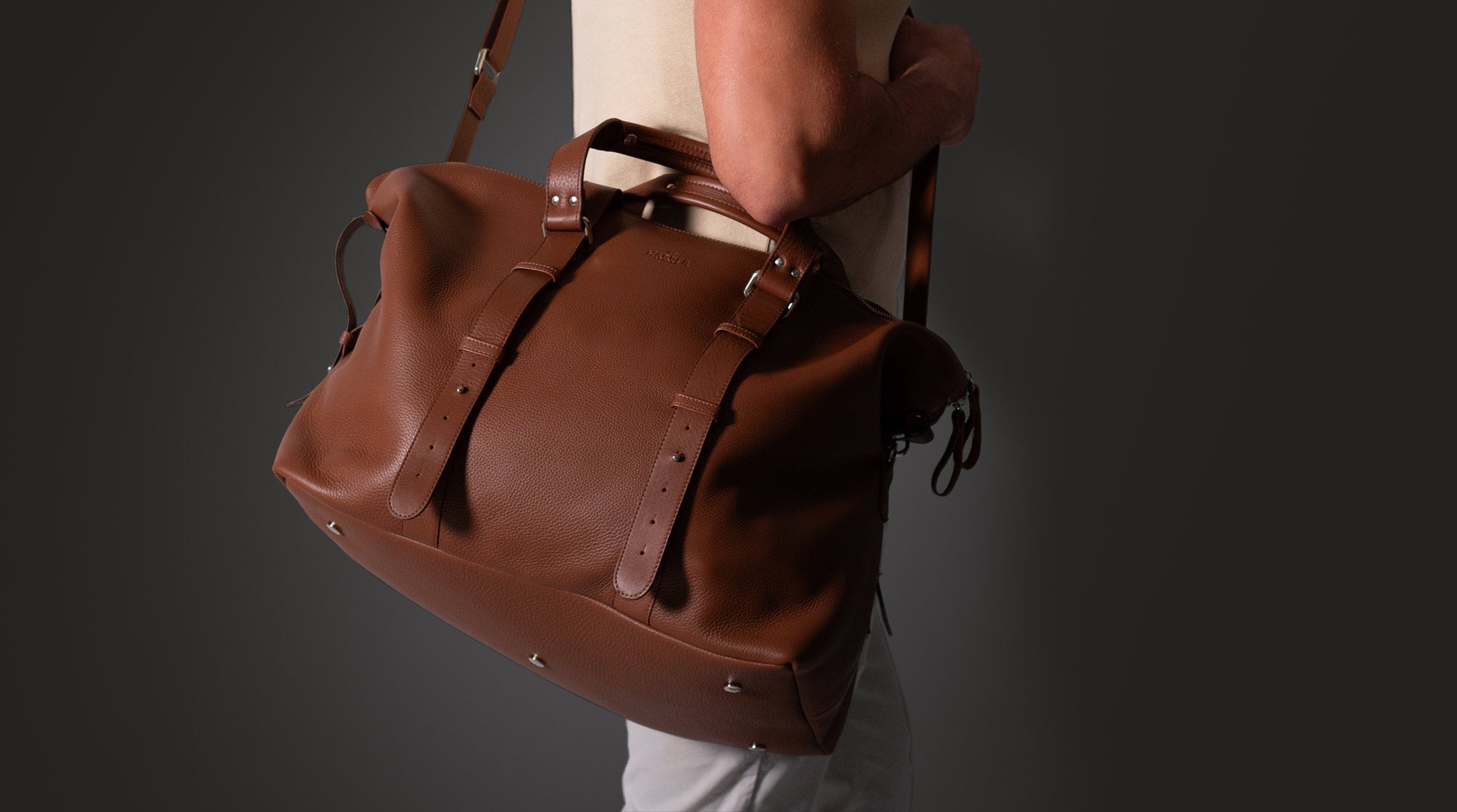 Leather travel bag