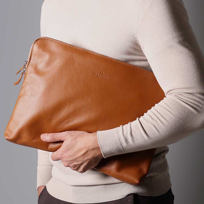Unique leather sleeves and cases for Macbook, iPad and iPhone