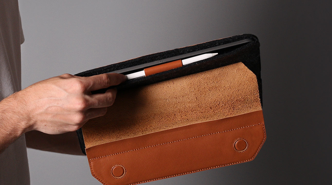 iPad sleeve with Apple Pencil holder