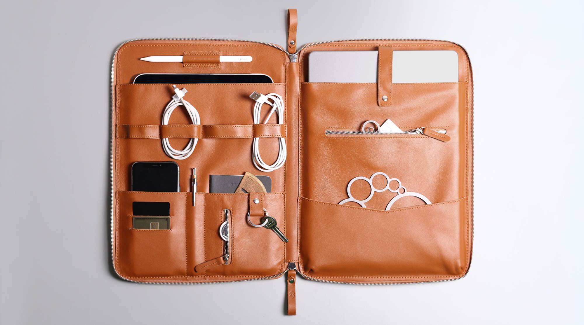 Luxurious leather tech organiser