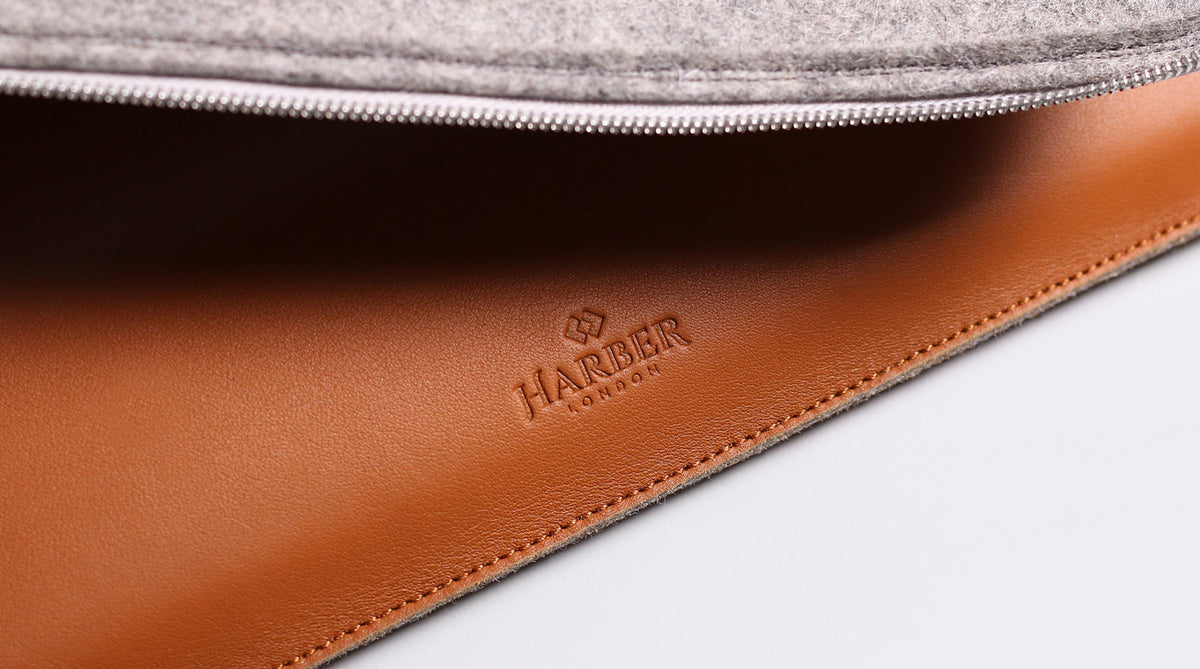 Leather Macbook case with anti-scratch zipper