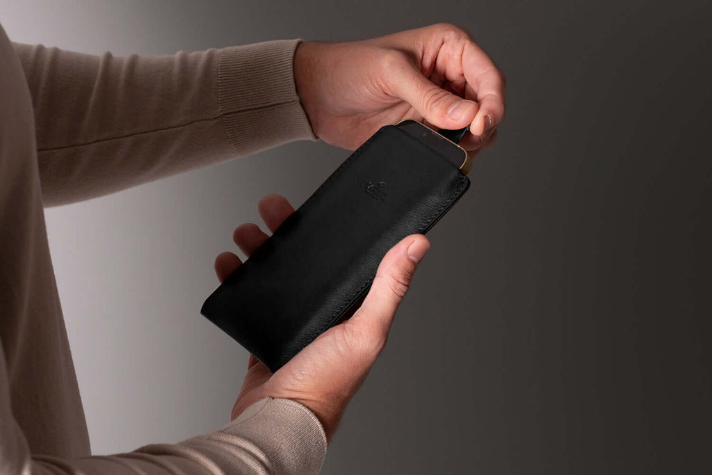  Slim Pull Sleeve Case Black