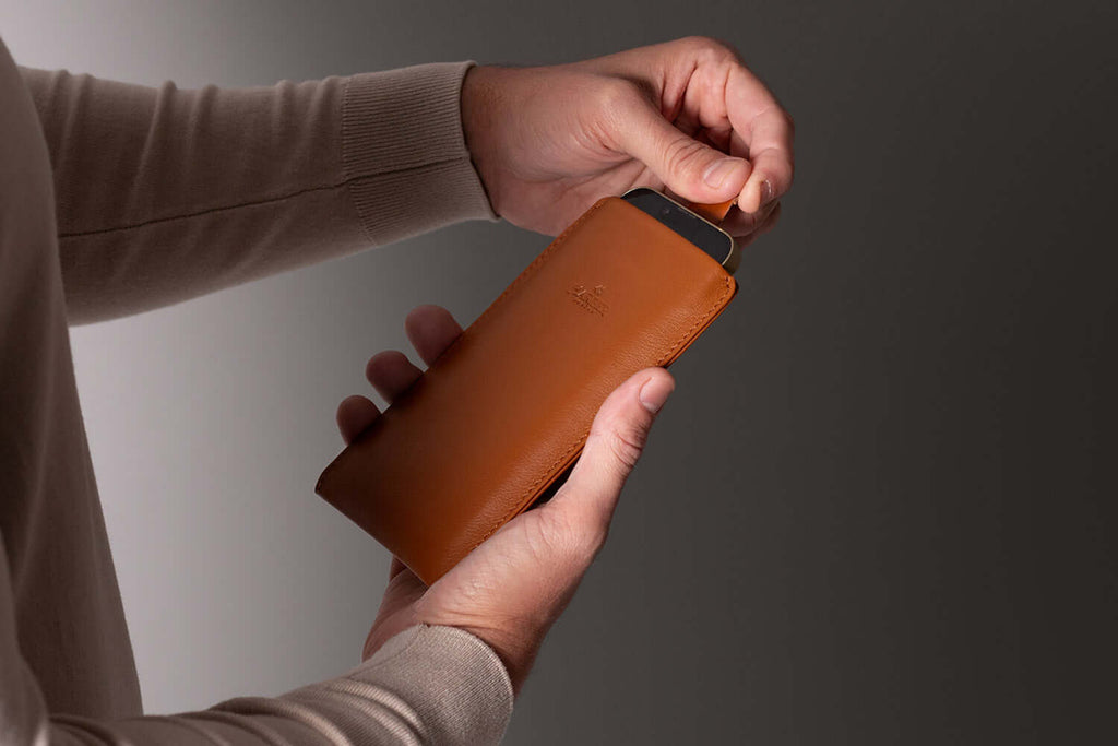  Slim Pull Sleeve Case Tan