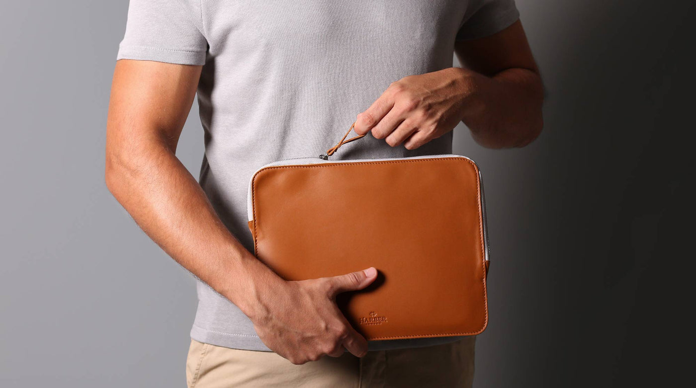 Leather luxurious sleeve for iPad with zipper