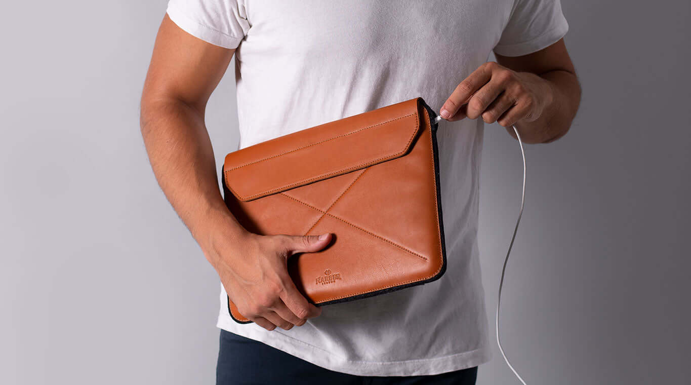 Pochette magnétique en cuir pour MacBook