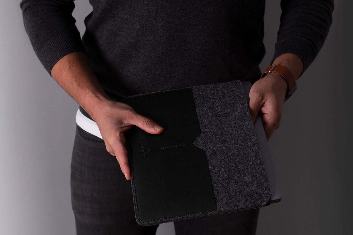 Classic - Leather MacBook Sleeve Black