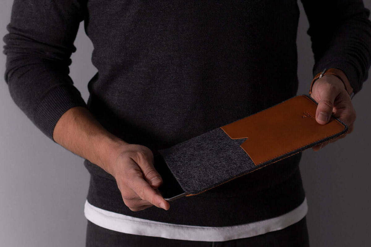 Classic – Leather iPad & Kindle Sleeve Case Tan