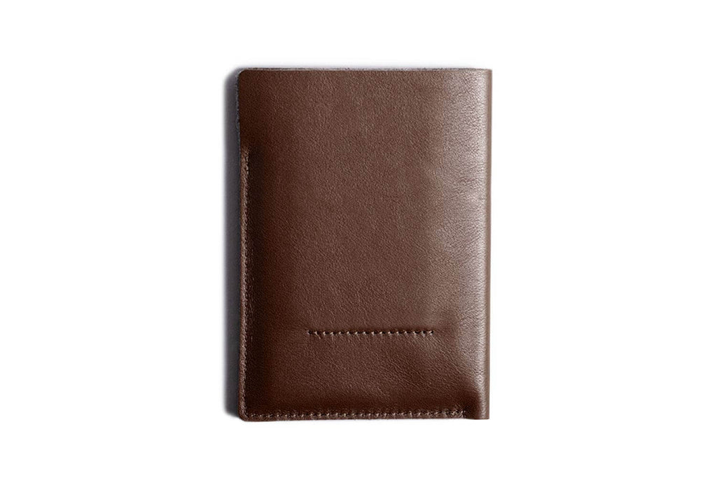 Portefeuille passeport vertical super fin marron foncé